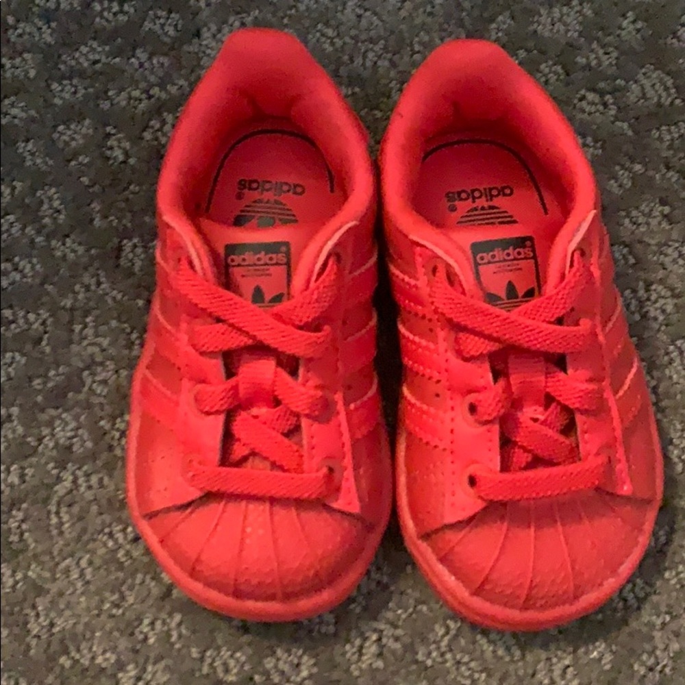Adidas Superstar red shoes 4K